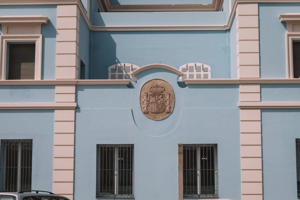 Edificio oficial donde se tramitan las ayudas a la vivienda